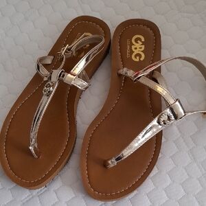 GBG Los Angeles Silver Brown Sandals T-Strap Design